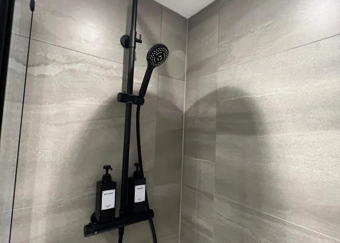 Cozy Intimate - Апартаменти Лідс